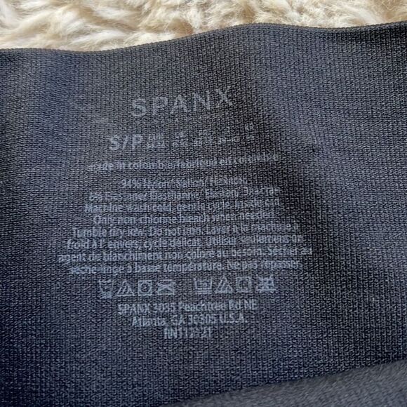 SPANX Camo seamless leggings in black camo small - Picture 3 of 6
